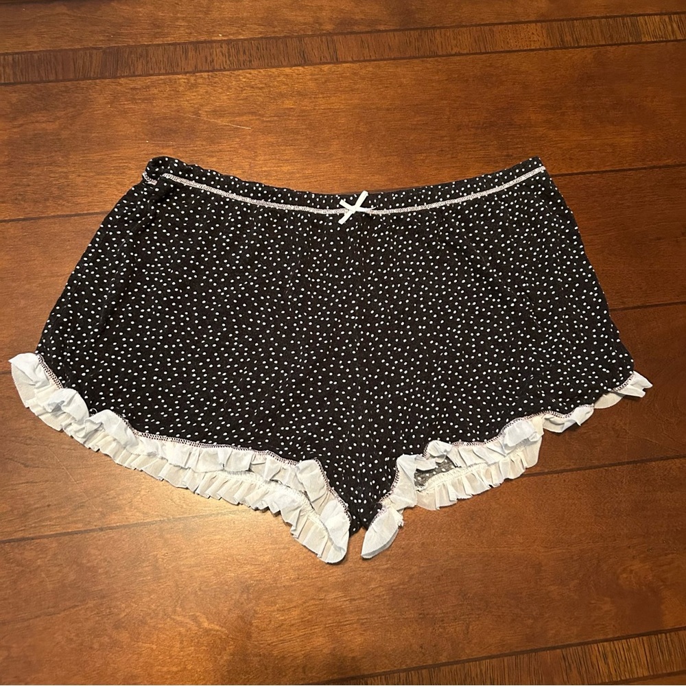 Layla Women’s Black and White Polka Dot Ruffle Pajama Shorts Size Large